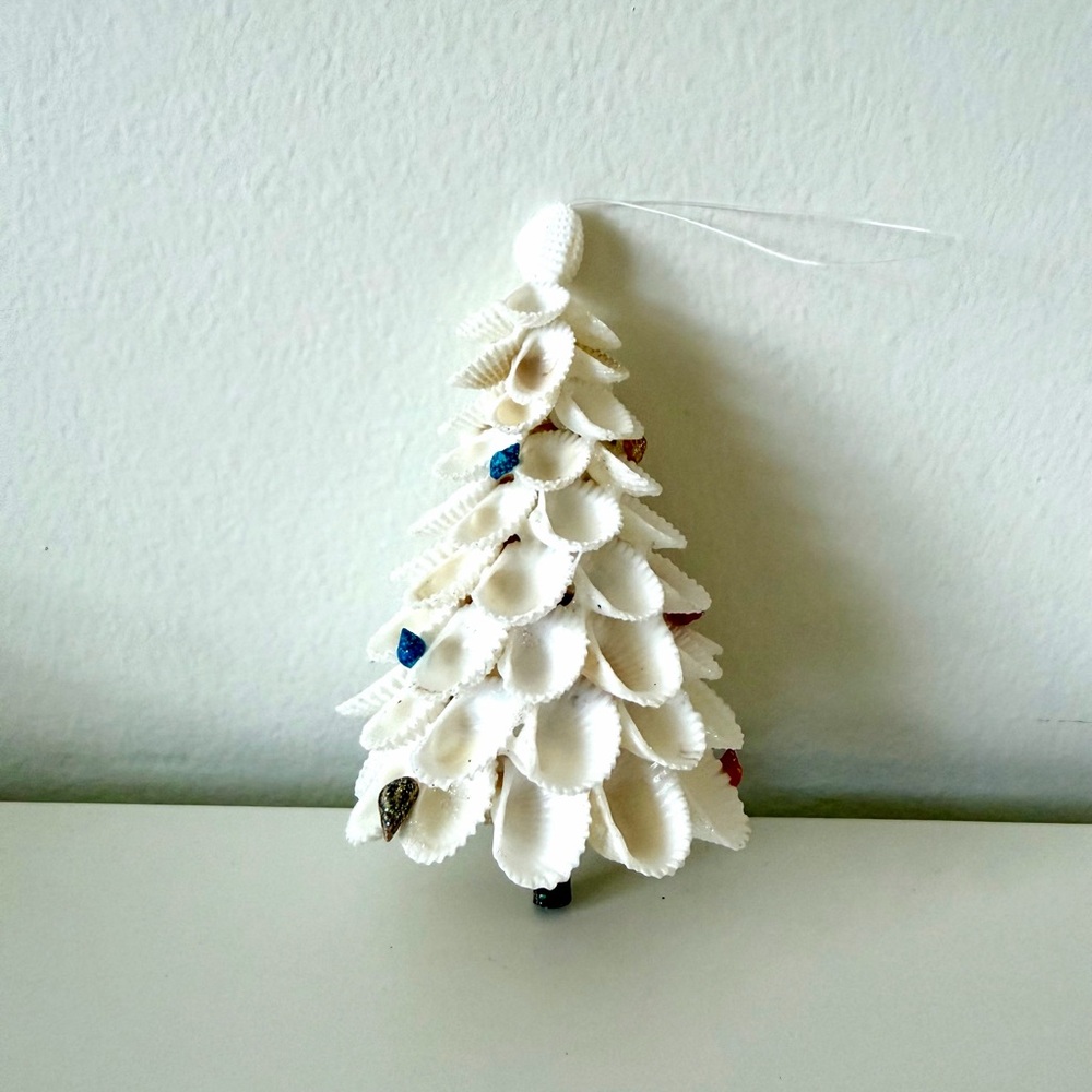 Christmas Tree Sea Shell Ornament - Picture 2 of 5